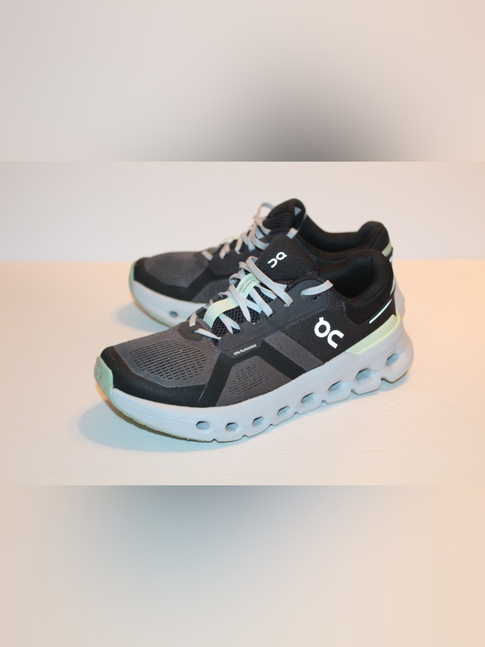 On Cloudrunner 2 Women’s Shoes Size 9
